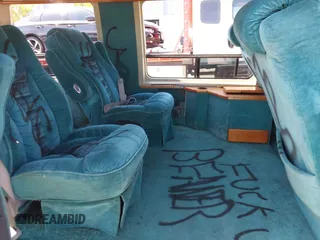 1994 Dodge Cargo z VIN 2B7HB21Y7RK152334, wystawiony jako IAAI lot #42137830 z przebiegiem 162 292 mil mil oraz . Historia ofert i sprzedaży dostępna na DreamBid. Obrazek 8.
