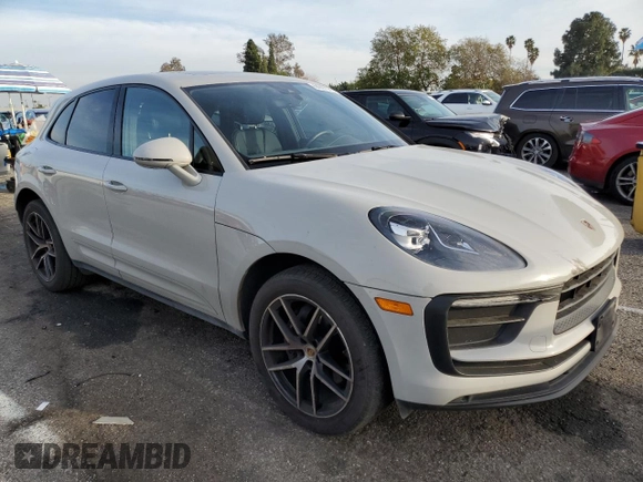 2022 Porsche Macan with VIN WP1AA2A53NLB09015, listed as a Copart auction lot 44997085 with 13,999 mi miles and Salvage title. Bid and sale history available at DreamBid. Image 4.