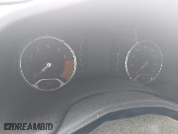 2020 Jeep Renegade Altitude z VIN ZACNJABB6LPL11581, wystawiony jako IAAI lot #42225447 z przebiegiem Nie podano mil oraz . Historia ofert i sprzedaży dostępna na DreamBid. Obrazek 14.