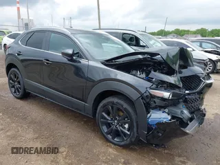 2025 Mazda CX-30 S Select Sport z VIN 3MVDMBBM8SM796495, wystawiony jako IAAI lot #42232685 z przebiegiem 1 549 mil mil oraz . Historia ofert i sprzedaży dostępna na DreamBid. Obrazek 1.