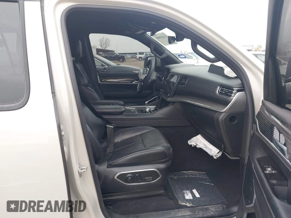 2022 Jeep Wagoneer Series II with VIN 1C4SJVBT5NS142754, listed as a IAAI auction lot 41423008 with 82,611 mi miles and . Bid and sale history available at DreamBid. Image 5.
