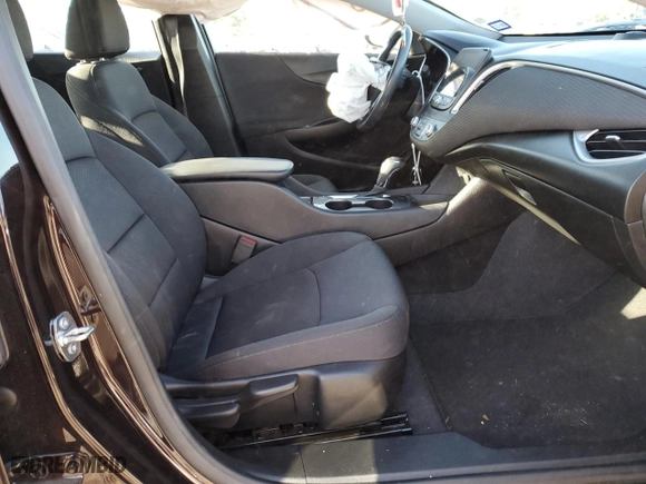 2020 Chevrolet Malibu RS with VIN 1G1ZG5ST8LF138838, listed as a Copart auction lot 63887162 with 32,527 mi miles and Salvage Title. Bid and sale history available at carsss.com. Image 5.