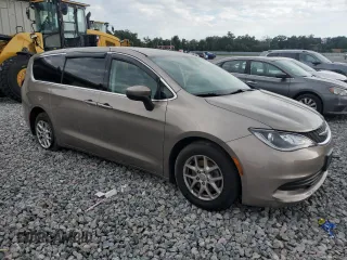 2017 Chrysler Pacifica Touring with VIN 2C4RC1DG7HR747382, listed as a Copart auction lot 61635915 with 188,495 mi miles and Salvage title. Bid and sale history available at DreamBid. Image 4.