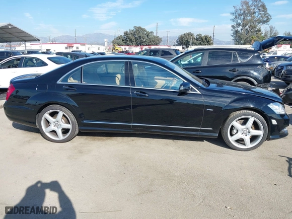2012 Mercedes-Benz S-Class S 550 with VIN WDDNG7DBXCA425719, listed as a IAAI auction lot 41626830 with 71,227 mi miles. Bid and sale history available at carsss.com. Image 13.
