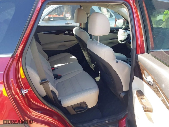 2019 Kia Sorento LX V6 with VIN 5XYPG4A5XKG456080, listed as a IAAI auction lot 41683946 with NaN miles. Bid and sale history available at carsss.com. Image 8.