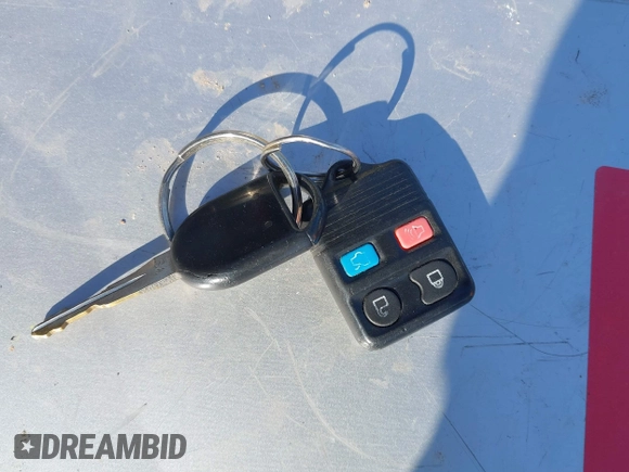 2006 Ford Escape XLS z VIN 1FMYU02Z16KA22746, wystawiony jako IAAI lot #41949781 z przebiegiem 231 666 mil mil oraz . Historia ofert i sprzedaży dostępna na DreamBid. Obrazek 11.