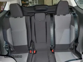 2018 Ford Escape SE z VIN 1FMCU9GD7JUD46213, wystawiony jako Copart lot #45981125 z przebiegiem 95 242 mil mil oraz Czysty tytuł • Clean title. Historia ofert i sprzedaży dostępna na DreamBid. Obrazek 10.