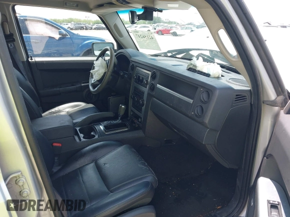 2008 Jeep Commander Sport z VIN 1J8HH48K88C101685, wystawiony jako IAAI lot #42156247 z przebiegiem 119 393 mil mil oraz . Historia ofert i sprzedaży dostępna na DreamBid. Obrazek 5.