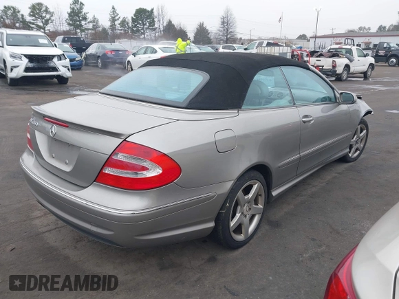 2005 Mercedes-Benz CLK 500 with VIN WDBTK75GX5T045909, listed as a IAAI auction lot 41173758 with 195,597 mi miles and . Bid and sale history available at DreamBid. Image 4.