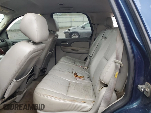 2007 Chevrolet Tahoe LT z VIN 1GNFC130X7J118958, wystawiony jako Copart lot #47381484 z przebiegiem 323 456 mil mil oraz Nie do naprawy • Non repairable. Historia ofert i sprzedaży dostępna na DreamBid. Obrazek 11.