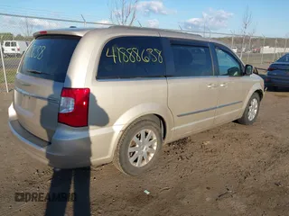 2015 Chrysler Town & Country Touring with VIN 2C4RC1BG8FR537647, listed as a IAAI auction lot 41888638 with 146,866 mi miles. Bid and sale history available at carsss.com. Image 4.