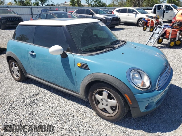 2008 MINI Hardtop with VIN WMWMF33518TT59583, listed as a Copart auction lot 50742985 with 101,831 mi miles and Clean Title. Bid and sale history available at DreamBid. Image 4.