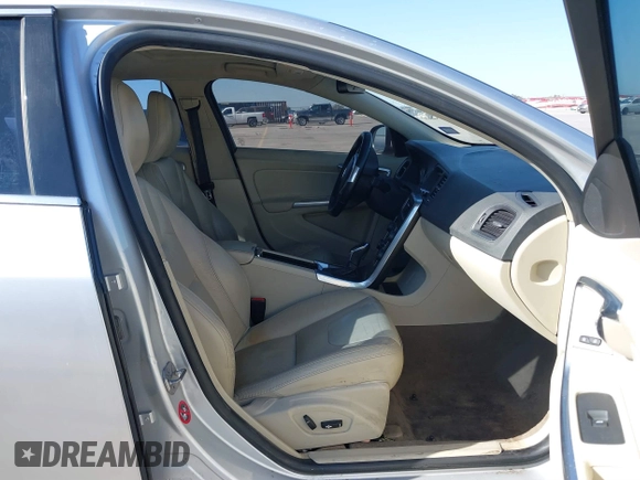 2014 Volvo S60 T5 z VIN YV1612FS7E1290034, wystawiony jako IAAI lot #41784577 z przebiegiem 200 780 mil mil oraz . Historia ofert i sprzedaży dostępna na DreamBid. Obrazek 5.
