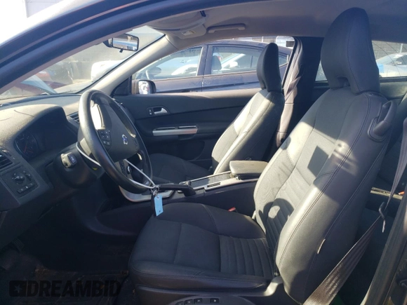 2010 Volvo C30 с VIN YV1672MKXA2171481, выставлен на аукционе Copart как лот 79916064 с пробегом 44 660 миль миль и Списание • Salvage title. История ставок и продаж доступна на DreamBid. Изображение 7.