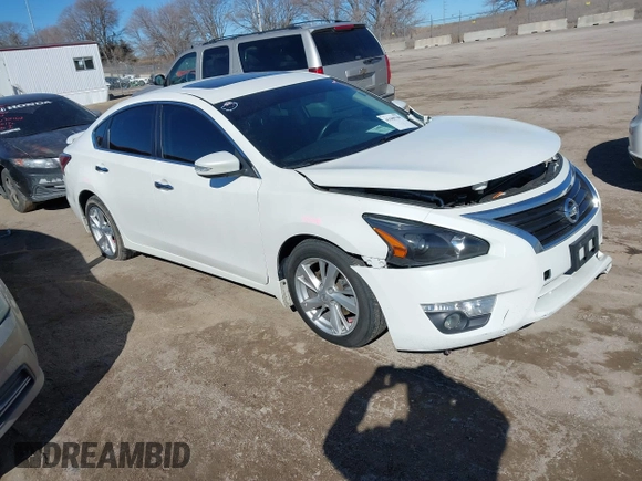 2014 Nissan Altima 2.5 with VIN 1N4AL3AP8EC407469, listed as a IAAI auction lot 41685709 with 106,295 mi miles. Bid and sale history available at carsss.com. Image 1.