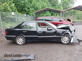 1998 Mercedes-Benz C 230/260/280/320 с VIN WDBHA23G8WA544140, выставлен на аукционе IAAI как лот 42531224 с пробегом 191 545 миль миль и . История ставок и продаж доступна на DreamBid. Изображение 13.