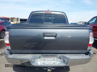 2014 Toyota Tacoma with VIN 3TMLU4EN0EM145573, listed as a IAAI auction lot 41621189 with 178,281 mi miles. Bid and sale history available at carsss.com. Image 17.
