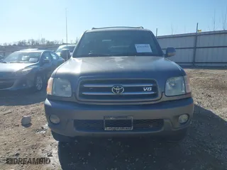 2004 Toyota Sequoia Limited with VIN 5TDZT38A84S214590, listed as a IAAI auction lot 41432564 with 292,899 mi miles. Bid and sale history available at carsss.com. Image 13.