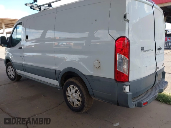 2018 Ford Transit z VIN 1FTYR1YM7JKB53325, wystawiony jako IAAI lot #42063776 z przebiegiem 108 912 mil mil oraz . Historia ofert i sprzedaży dostępna na DreamBid. Obrazek 3.