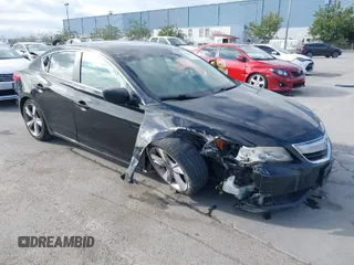 2013 Acura ILX Tech Pkg with VIN 19VDE1F7XDE007797, listed as a IAAI auction lot 41904415 with 240,310 mi miles. Bid and sale history available at carsss.com. Image 1.