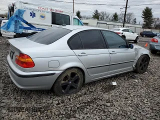 2005 BMW 3 Series 325xi with VIN WBAEU33465PR18048, listed as a Copart auction lot 72245724 with 183,700 mi miles and Salvage Title. Bid and sale history available at carsss.com. Image 3.