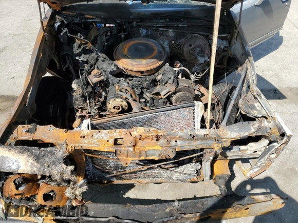 1986 Pontiac Bonneville Brougham z VIN 2G2GR69H9G2241181, wystawiony jako Copart lot #68122684 z przebiegiem Nie podano mil oraz Nie do naprawy • Non repairable. Historia ofert i sprzedaży dostępna na DreamBid. Obrazek 12.