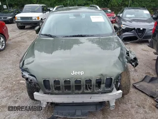 2020 Jeep Cherokee Latitude z VIN 1C4PJMCB5LD636295, wystawiony jako IAAI lot #42358449 z przebiegiem 103 478 mil mil oraz . Historia ofert i sprzedaży dostępna na DreamBid. Obrazek 12.