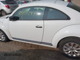 2014 Volkswagen Beetle Entry с VIN 3VWF17AT8EM642069, выставлен на аукционе IAAI как лот 42421797 с пробегом 104 938 миль миль и . История ставок и продаж доступна на DreamBid. Изображение 14.