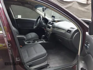 2011 Ford Fusion SE with VIN 3FAHP0HA3BR345933, listed as a IAAI auction lot 42008980 with 147,076 mi miles. Bid and sale history available at carsss.com. Image 5.