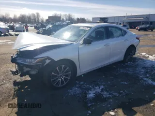 2021 Lexus ES with VIN 58AD11D14MU005325, listed as a Copart auction lot 44934425 with 43,507 mi miles and Salvage Title. Bid and sale history available at carsss.com. Image 1.