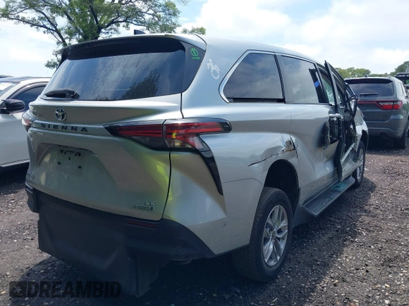 2022 Toyota Sienna LE z VIN 5TDKRKEC9NS118226, wystawiony jako IAAI lot #42535412 z przebiegiem 74 084 mil mil oraz . Historia ofert i sprzedaży dostępna na DreamBid. Obrazek 4.