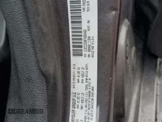 2015 Chrysler 200 C z VIN 1C3CCCEG8FN583462, wystawiony jako Copart lot #55586005 z przebiegiem 117 347 mil mil oraz Szkody całkowita. Historia ofert i sprzedaży dostępna na DreamBid. Obrazek 12.