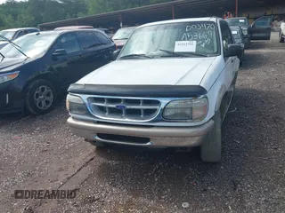 1997 Ford Explorer XLT z VIN 1FMDU35PXVZA53669, wystawiony jako IAAI lot #42253791 z przebiegiem 186 521 mil mil oraz . Historia ofert i sprzedaży dostępna na DreamBid. Obrazek 6.