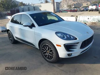 2018 Porsche Macan with VIN WP1AA2A53JLB21577, listed as a IAAI auction lot 41655044 with 51,923 mi miles. Bid and sale history available at carsss.com. Image 1.