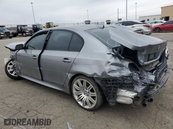 2008 BMW 5 Series 550i z VIN WBANW53598CT54180, wystawiony jako Copart lot #52365055 z przebiegiem 117 343 mil mil oraz Szkoda całkowita • Salvage title. Historia ofert i sprzedaży dostępna na DreamBid. Obrazek 2.