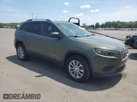 2020 Jeep Cherokee Latitude z VIN 1C4PJMCB3LD651555, wystawiony jako Copart lot #56543045 z przebiegiem 110 966 mil mil oraz Szkoda całkowita • Salvage title. Historia ofert i sprzedaży dostępna na DreamBid. Obrazek 4.