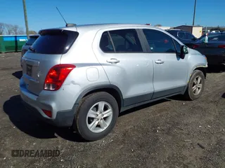 2020 Chevrolet Trax LS with VIN KL7CJKSB8LB037128, listed as a IAAI auction lot 41761398 with 134,909 mi miles. Bid and sale history available at carsss.com. Image 4.