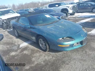 1995 Chevrolet Camaro Z28 z VIN 2G1FP32P5S2196335, wystawiony jako IAAI lot #41261378 z przebiegiem 126 260 mil mil oraz . Historia ofert i sprzedaży dostępna na DreamBid. Obrazek 1.