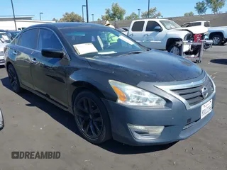 2013 Nissan Altima SV with VIN 1N4AL3AP5DC195757, listed as a IAAI auction lot 42643292 with 177,840 mi miles and . Bid and sale history available at DreamBid. Image 1.