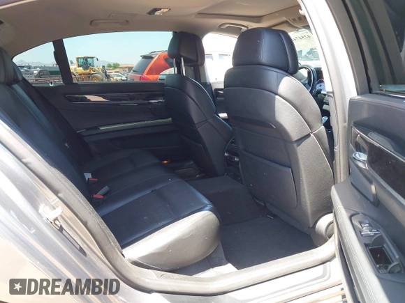2012 BMW 7 Series 750Li xDrive с VIN WBAKC8C57CC435149, выставлен на аукционе IAAI как лот 42547400 с пробегом 125 127 миль миль и . История ставок и продаж доступна на DreamBid. Изображение 8.