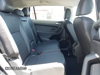 2018 Volkswagen Tiguan SEL z VIN 3VV3B7AX3JM210300, wystawiony jako IAAI lot #42189355 z przebiegiem 83 802 mil mil oraz . Historia ofert i sprzedaży dostępna na DreamBid. Obrazek 8.