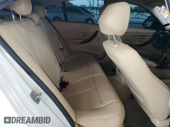 2016 BMW 3 Series 320i xDrive z VIN WBA8E5G55GNT41469, wystawiony jako Copart lot #56165005 z przebiegiem Nie podano mil oraz Czysty tytuł • Clean title. Historia ofert i sprzedaży dostępna na DreamBid. Obrazek 10.