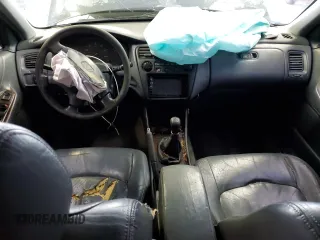 1998 Honda Accord EX z VIN 1HGCG5555WA095959, wystawiony jako Copart lot #86328854 z przebiegiem 252 058 mil mil oraz Szkoda całkowita • Salvage title. Historia ofert i sprzedaży dostępna na DreamBid. Obrazek 8.