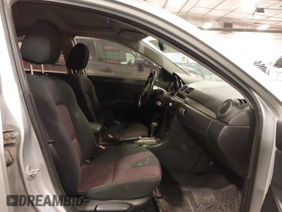 2006 Mazda 3 s z VIN JM1BK123061521769, wystawiony jako IAAI lot #41532693 z przebiegiem 134 196 mil mil oraz . Historia ofert i sprzedaży dostępna na DreamBid. Obrazek 5.