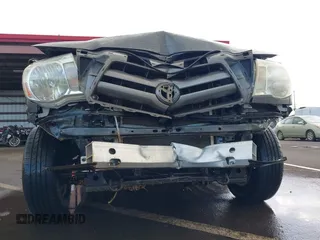 2010 Toyota Tacoma with VIN 5TENX4CN5AZ692063, listed as a IAAI auction lot 41587511 with 117,098 mi miles. Bid and sale history available at carsss.com. Image 6.