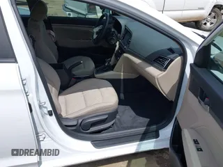 2017 Hyundai Elantra Limited z VIN 5NPD84LF8HH041184, wystawiony jako IAAI lot #42074978 z przebiegiem 39 595 mil mil oraz . Historia ofert i sprzedaży dostępna na DreamBid. Obrazek 5.