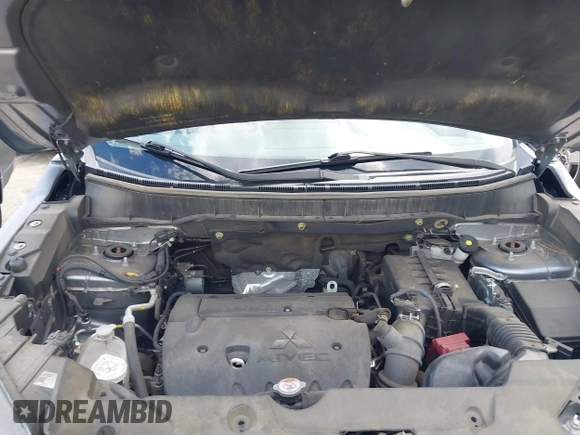 2021 Mitsubishi Outlander SE z VIN JA4APVAUXMU018576, wystawiony jako IAAI lot #42166527 z przebiegiem 126 732 mil mil oraz . Historia ofert i sprzedaży dostępna na DreamBid. Obrazek 10.