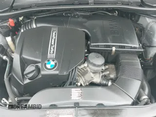2012 BMW 3 Series 335i xDrive с VIN WBAKF9C51CE858987, выставлен на аукционе IAAI как лот 42436476 с пробегом 101 536 миль миль и . История ставок и продаж доступна на DreamBid. Изображение 19.