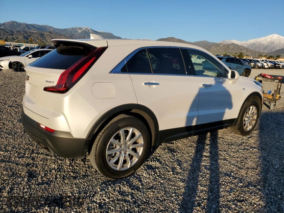 2019 Cadillac XT4 FWD Luxury with VIN 1GYAZAR47KF165866, listed as a Copart auction lot 37790783 with 23,822 mi miles. Bid and sale history available at carsss.com. Image 3.