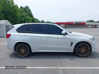 2018 BMW X5 M z VIN 5YMKT6C51J0Y83433, wystawiony jako IAAI lot #42483867 z przebiegiem 59 444 mil mil oraz . Historia ofert i sprzedaży dostępna na DreamBid. Obrazek 13.